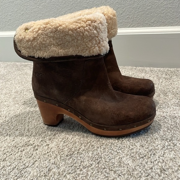 UGG Shoes - Brown UGG Lynnea Clog Ankle Boot size 5